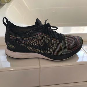 Nike Flyknit Sneakers woman’s size 6 Multi Color